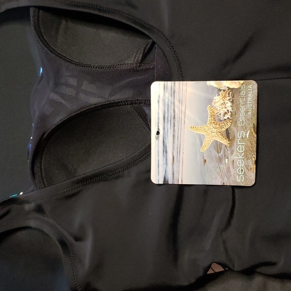 Seeker's Essentials Australia, size 8, blue tones animal/leaf design swimsuit - Picture 3 of 5